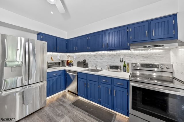 808 Eves Dr 1k, Hillsborough Twp., NJ 08844