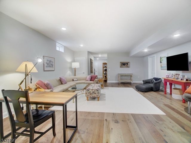 30 Dahlia Dr, Warren Twp., NJ 07059