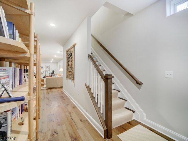 30 Dahlia Dr, Warren Twp., NJ 07059