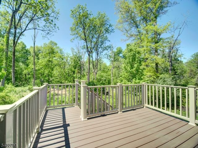 30 Dahlia Dr, Warren Twp., NJ 07059
