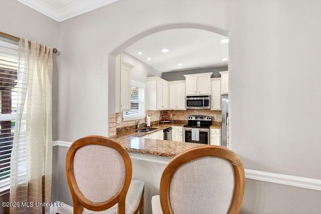 6 Sweetgrass Lane, Ocean Springs, MS 39564