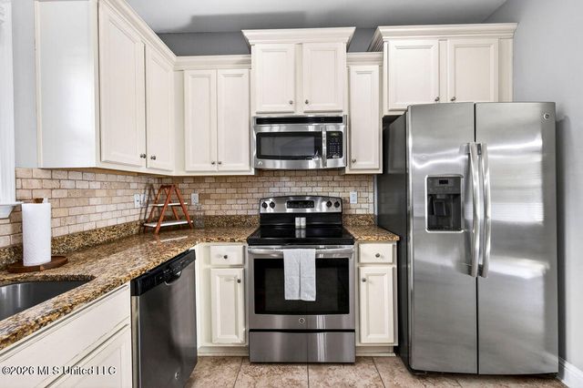 6 Sweetgrass Lane, Ocean Springs, MS 39564