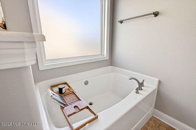 6 Sweetgrass Lane, Ocean Springs, MS 39564