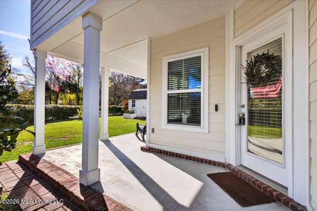 6 Sweetgrass Lane, Ocean Springs, MS 39564