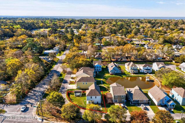 6 Sweetgrass Lane, Ocean Springs, MS 39564