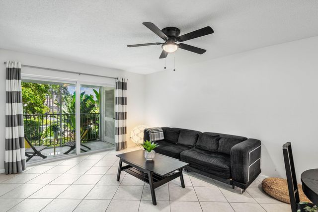 207 Tropic Isle Drive 208, Delray Beach, FL 33483