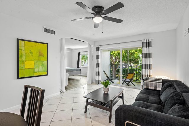 207 Tropic Isle Drive 208, Delray Beach, FL 33483