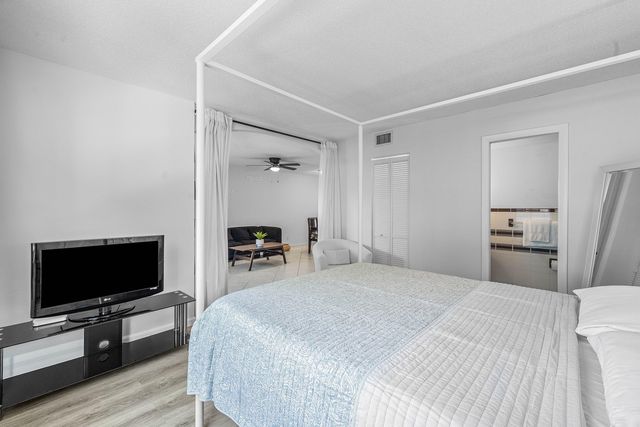 207 Tropic Isle Drive 208, Delray Beach, FL 33483