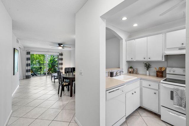 207 Tropic Isle Drive 208, Delray Beach, FL 33483