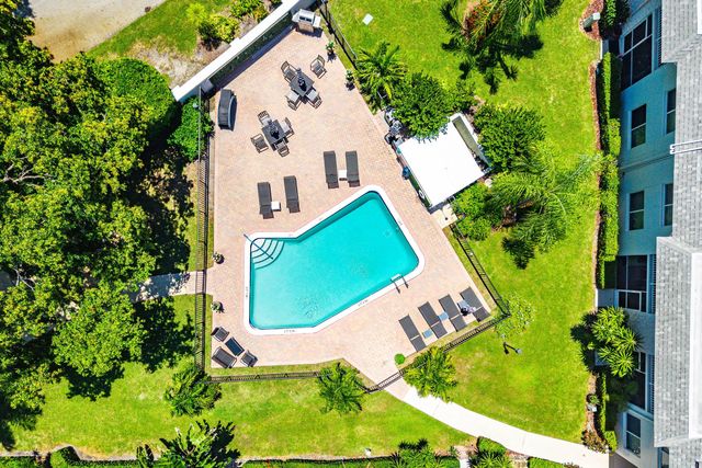 207 Tropic Isle Drive 208, Delray Beach, FL 33483