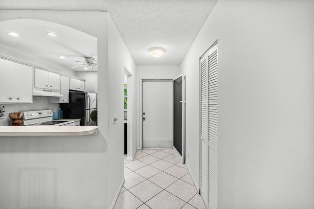 207 Tropic Isle Drive 208, Delray Beach, FL 33483