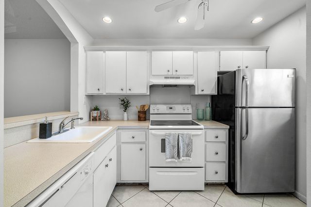 207 Tropic Isle Drive 208, Delray Beach, FL 33483
