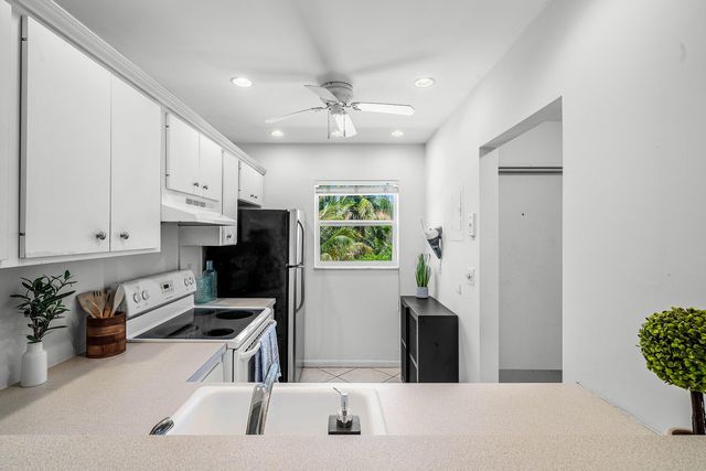 207 Tropic Isle Drive 208, Delray Beach, FL 33483
