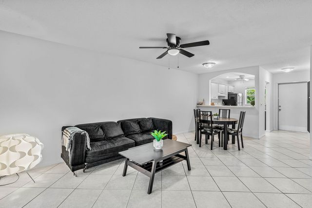 207 Tropic Isle Drive 208, Delray Beach, FL 33483