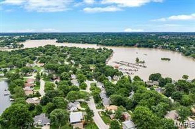 412 Marine Terrace, Lake St Louis, MO 63367