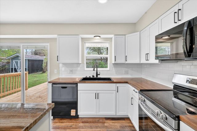 1036 E Morningside Street, Springfield, MO 65807