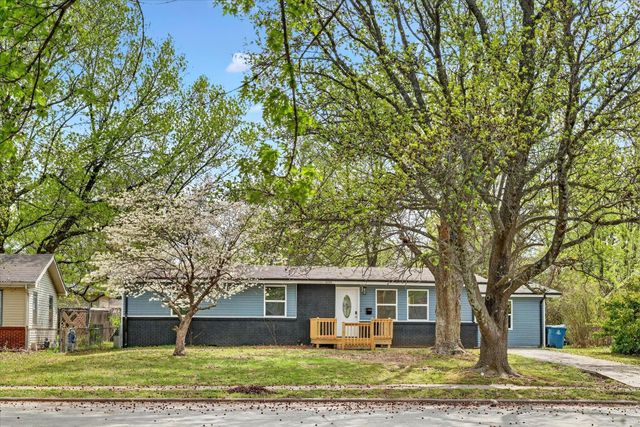 1036 E Morningside Street, Springfield, MO 65807