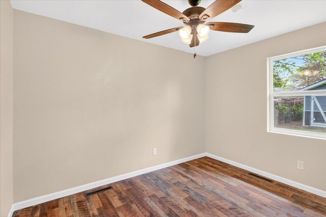 1036 E Morningside Street, Springfield, MO 65807