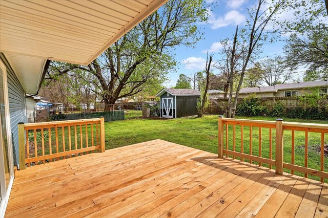 1036 E Morningside Street, Springfield, MO 65807