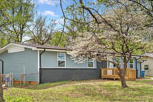 1036 E Morningside Street, Springfield, MO 65807