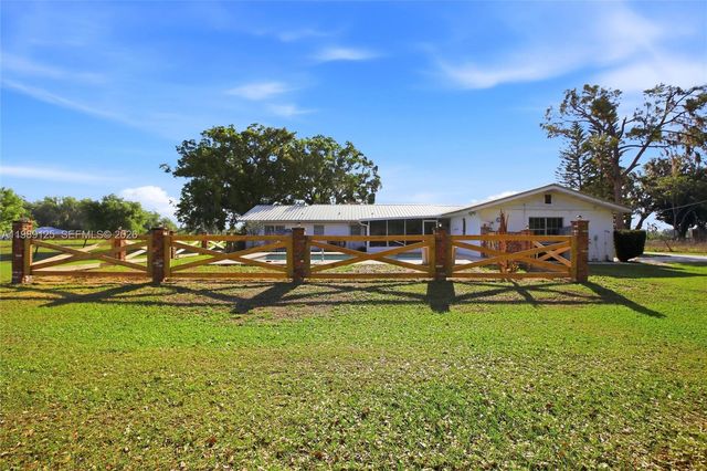 3903 Edison Avenue, Bowling Green, FL 33834