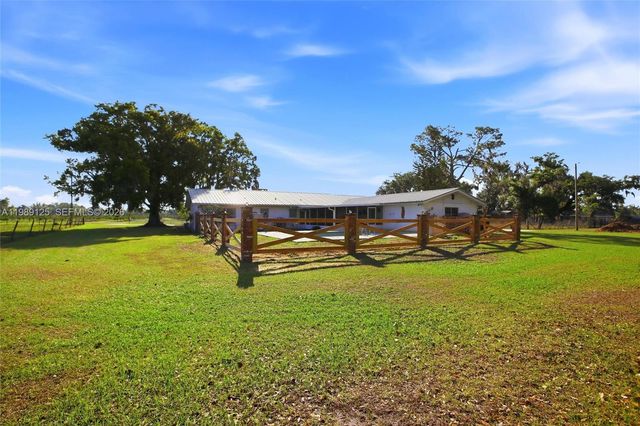 3903 Edison Avenue, Bowling Green, FL 33834