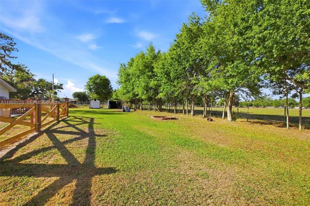 3903 Edison Avenue, Bowling Green, FL 33834