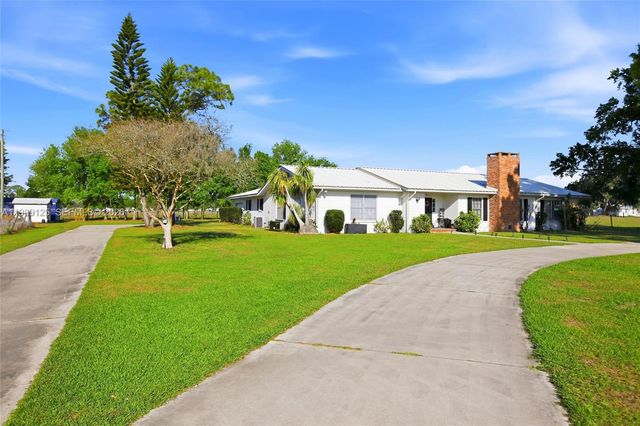 3903 Edison Avenue, Bowling Green, FL 33834