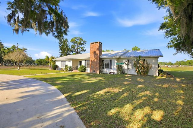 3903 Edison Avenue, Bowling Green, FL 33834