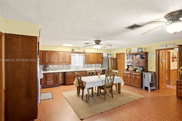 3903 Edison Avenue, Bowling Green, FL 33834