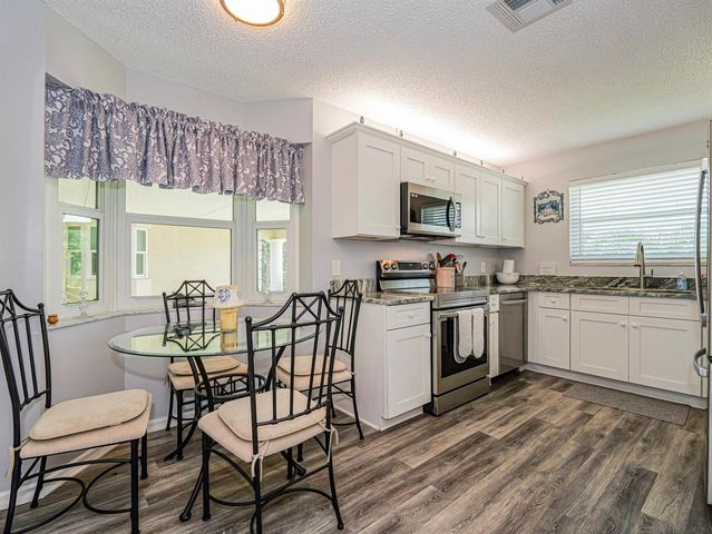 870 Lake Orchid Circle 204, Vero Beach, FL 32962