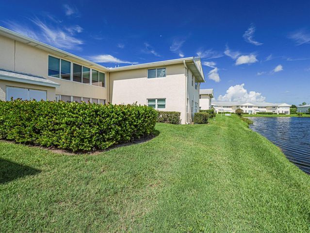 870 Lake Orchid Circle 204, Vero Beach, FL 32962