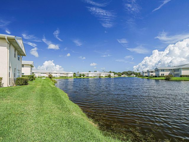 870 Lake Orchid Circle 204, Vero Beach, FL 32962