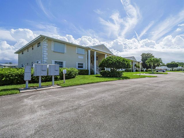 870 Lake Orchid Circle 204, Vero Beach, FL 32962