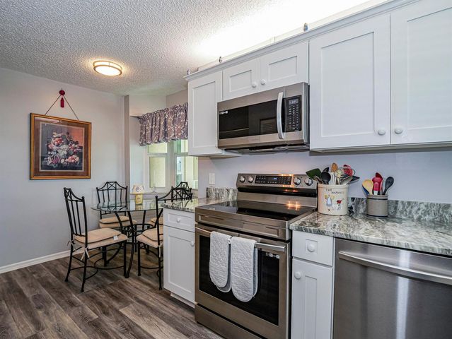 870 Lake Orchid Circle 204, Vero Beach, FL 32962
