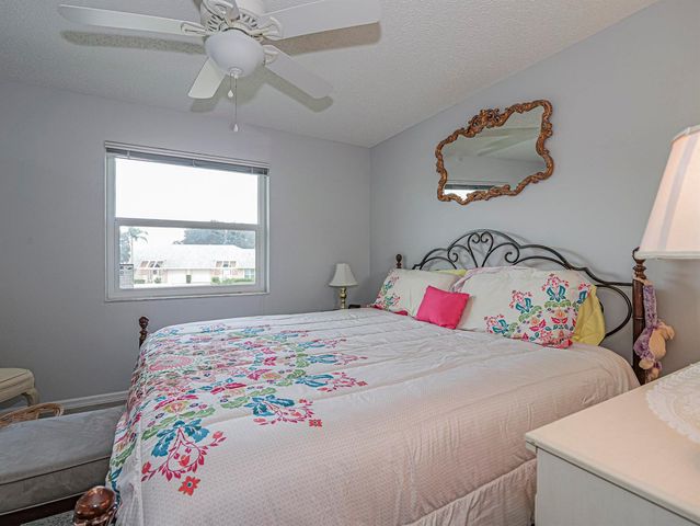 870 Lake Orchid Circle 204, Vero Beach, FL 32962