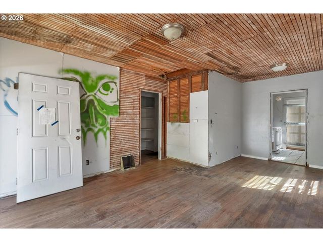 4526 N MARYLAND Ave, Portland, OR 97217