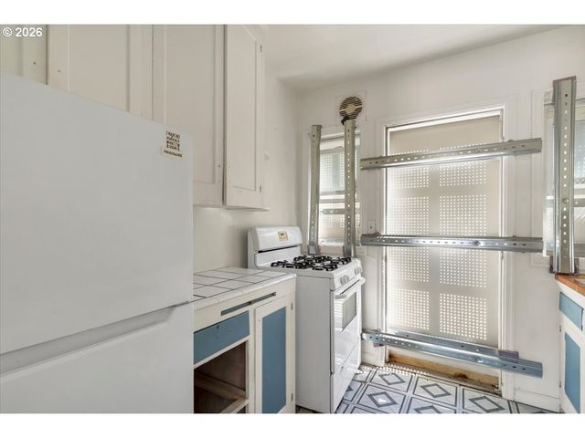 4526 N MARYLAND Ave, Portland, OR 97217