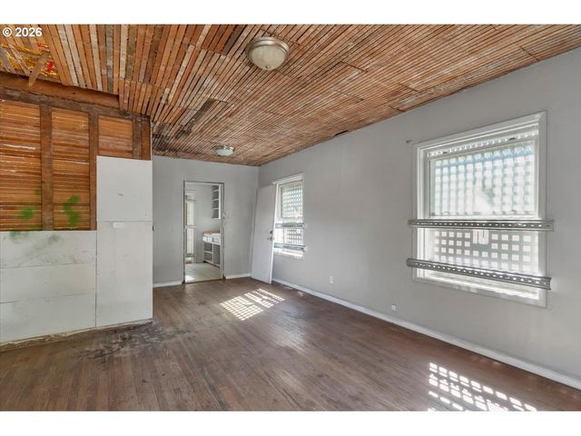 4526 N MARYLAND Ave, Portland, OR 97217
