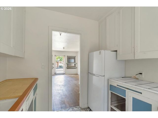 4526 N MARYLAND Ave, Portland, OR 97217
