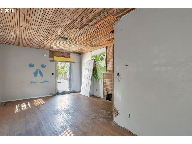 4526 N MARYLAND Ave, Portland, OR 97217