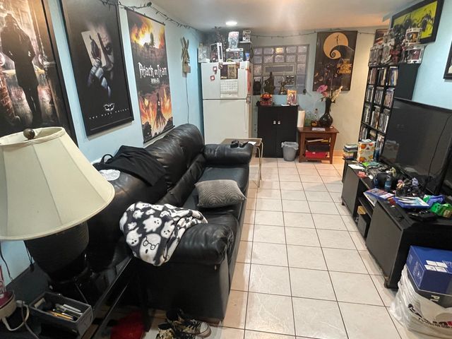 2915 W Granville Avenue 1E, Chicago, IL 60659