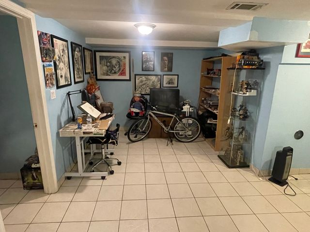 2915 W Granville Avenue 1E, Chicago, IL 60659