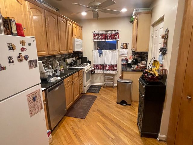 2915 W Granville Avenue 1E, Chicago, IL 60659