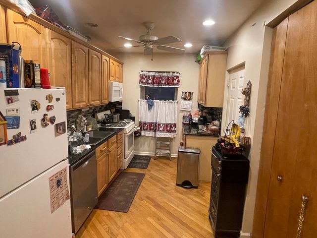 2915 W Granville Avenue 1E, Chicago, IL 60659