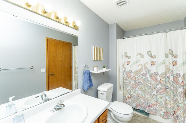 2809 Northern Valley Drive NE, Rochester, MN 55906