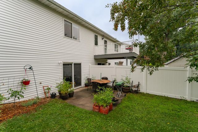 2809 Northern Valley Drive NE, Rochester, MN 55906