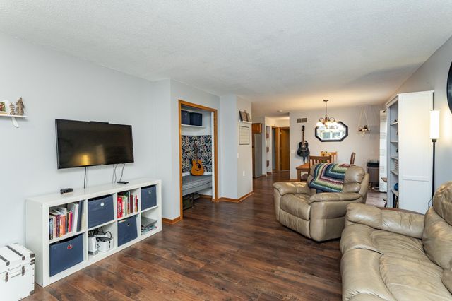 2809 Northern Valley Drive NE, Rochester, MN 55906