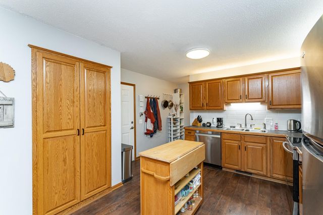 2809 Northern Valley Drive NE, Rochester, MN 55906