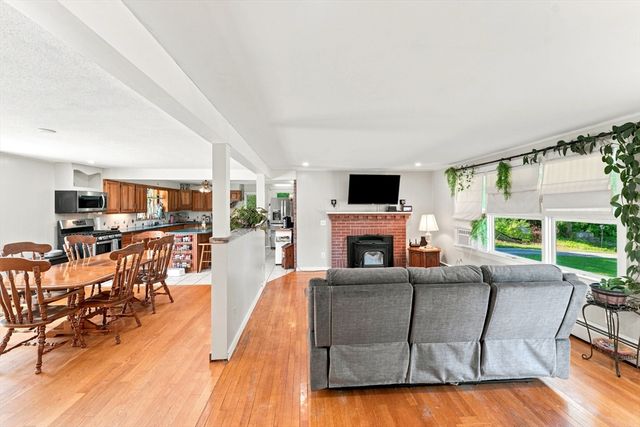 109 Providence St, Uxbridge, MA 01569